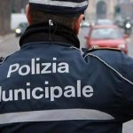 Operazione Notturna della Polizia Municipale Rivela e Sanziona Irregolarità