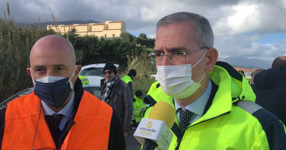 Partiranno la prossima settimana i lavori di demolizione del ponte crollato lungo la strada statale 187 e, a seguire, si procederà alla realizzazione del nuovo attraversamento