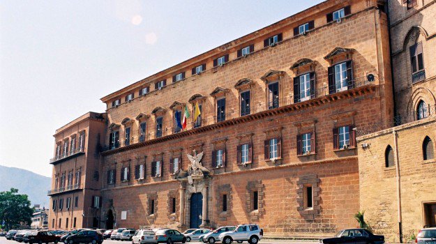 Palermo diventa il centro dell'innovazione nell'istruzione universitaria con il Consiglio Nazionale Adisu, focalizzato su housing universitario e prevenzione medica.