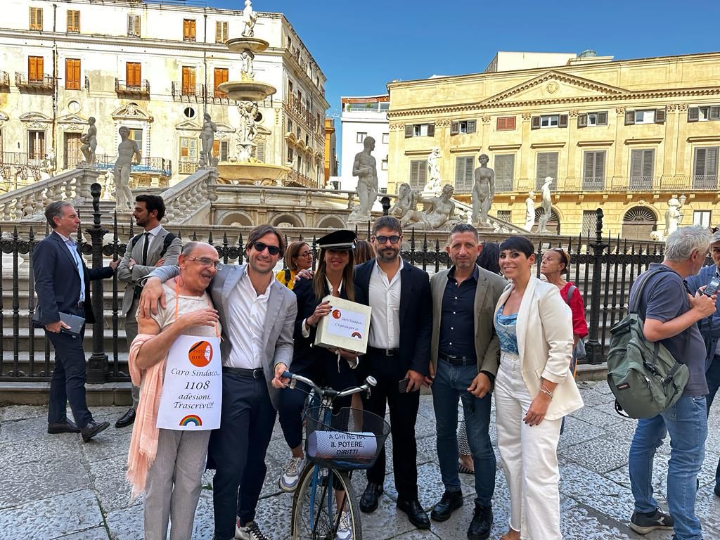 Sit-In a Palermo: Il Comitato "Esistono i Diritti Transpartito" Lancia un Appello per la Trascrizione dei Figli delle Famiglie Omogenitoriali