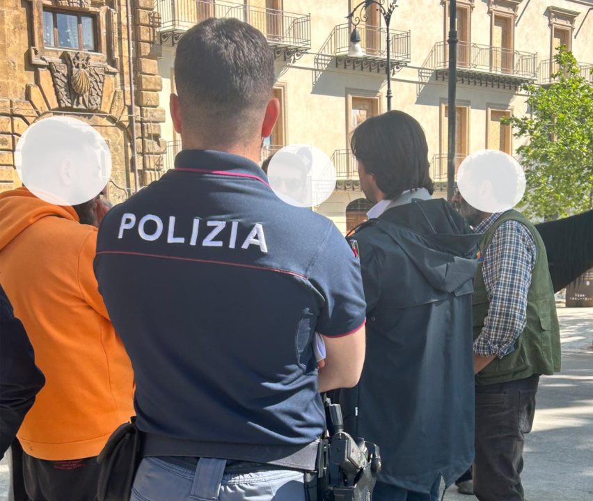 La guida irresponsabile delle carrozze è fonte di crescenti lamentele tra i cittadini di Palermo. Urgono misure efficaci.