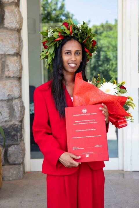 Corridoi universitari per studenti rifugiati, a una giovane studentessa eritrea la laurea magistrale in Mediterranean Food and Technology