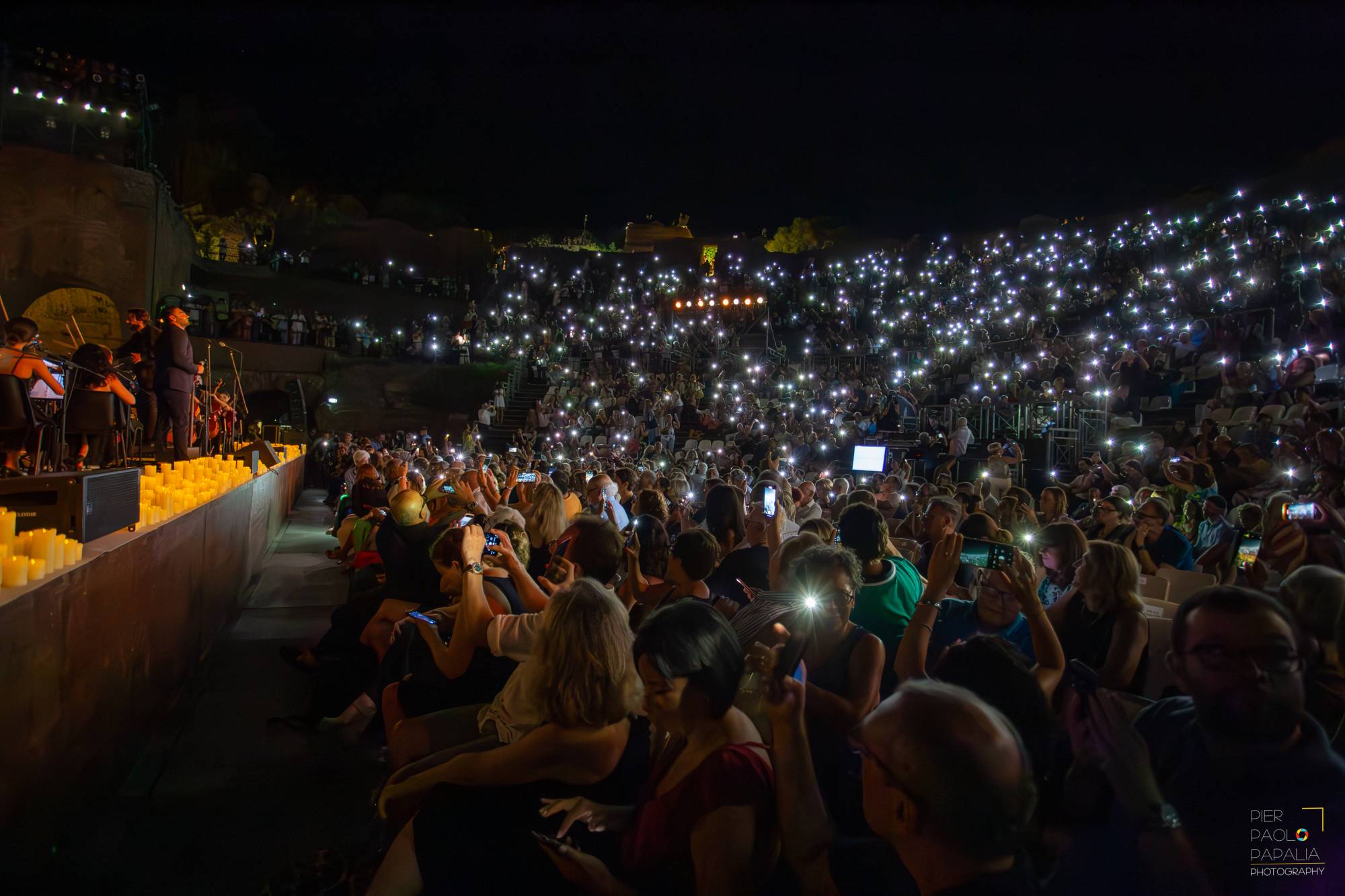 Il Festival Lirico dei Teatri di Pietra a Taormina e Tindari ha conquistato pubblico e critica con la "Turandot" di Puccini e un emozionante omaggio a Ennio Morricone, celebrando inclusività e bellezza nei suggestivi siti archeologici siciliani.