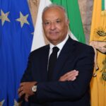 Sicilia, agricoltura, siccità, emergenza idrica, fondi agricoli, calamità naturale, Regione Sicilia, crisi agricola, aiuti economici, intervento statale, Renato Schifani, Salvatore Barbagallo, produzione agricola, danni colture, sostegno imprese, bando agricoltura, finanziamenti agricoli, crisi idrica.