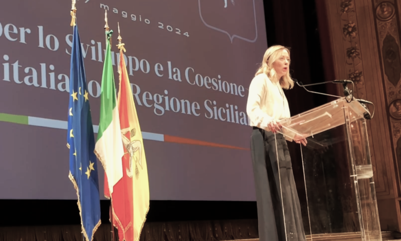 Il presidente del Consiglio dei ministri Giorgia Meloni alla visita inaugurale del "Divinazione -Expo 24"