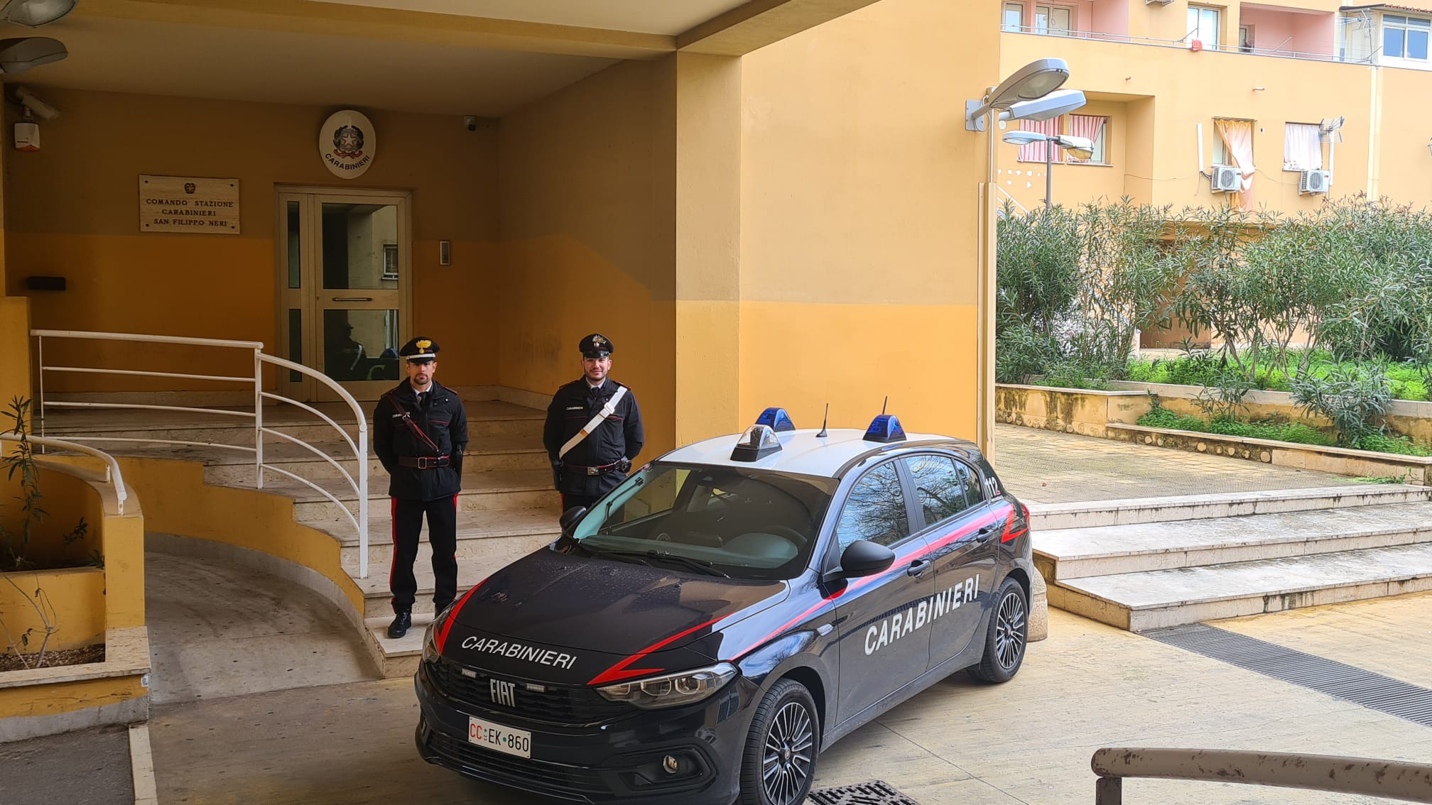 Blitz dei Carabinieri allo Zen 2: 70 denunce per furto, droga e occupazioni abusive